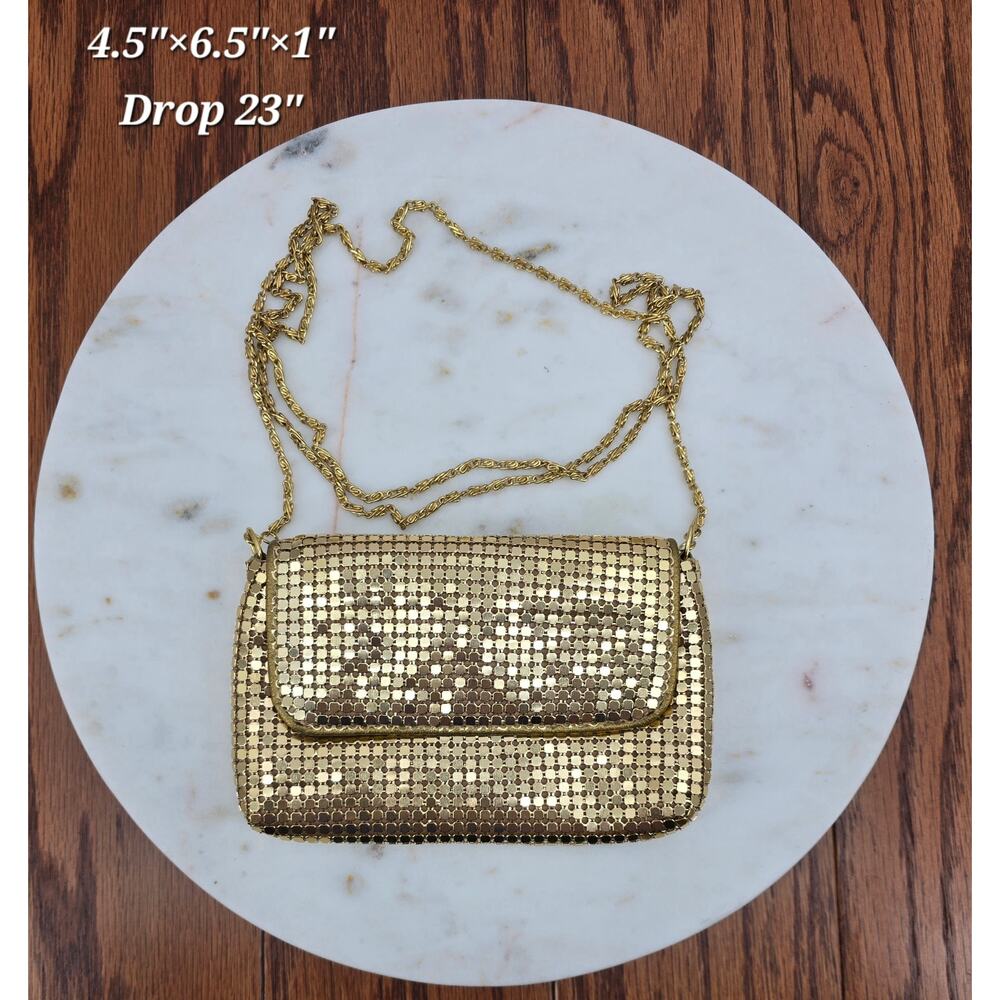 Vintage 80's Old Hollywood Glam
Metal Gold Toned Mesh Evening‎ Bag